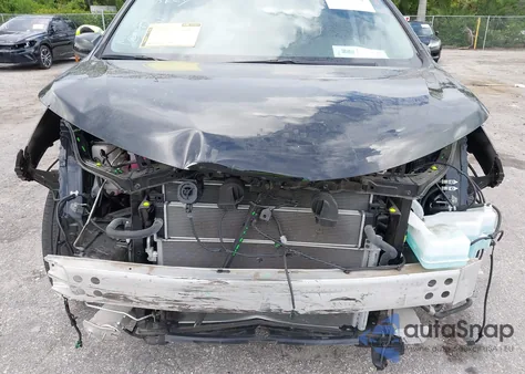 2021 Toyota Sienna Xle z USA, uszkodzony, nr VIN 5TDYRKEC8MS038683